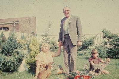 Les Parents d'Eug�ne BERNARHD , F�lix , Jeanine et Bruno leurs petit fils , propri�taires de la tr�s c�l�bre Discoth�que L'�den-Ranch 134 route de Loison - sous -Lens ( 62218 ) 