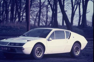 Une des Alpines  A  310  d'Eug�ne, passionn� de voitures , circuit et Bolides ,  Les Ann�es du Cam�l�on  1968 -1974 .