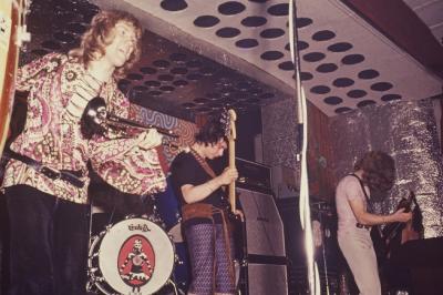 LES  STORMS  EN CONCERT sur la sc�ne du Cam�l�on � Cond� / Sur / Escaut 1970 , photos diapos Eug�ne Bernhard , Collection Priv�e Jos� Deregnaucourt .