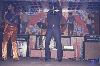 THE- SOUL- FISHER  - 1968  en Concert  sur la sc�ne su Cam�l�on .