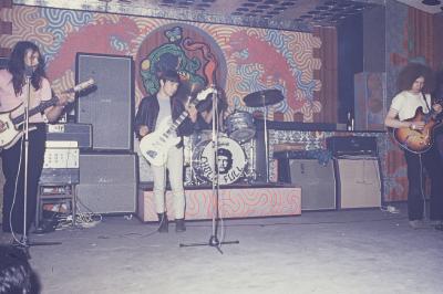 THE CHOCK FOUL en Concert sur la Sc�ne du Cam�l�on  1968 - 1974 .