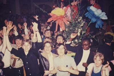 ANNIVERSAIRE DU  CAMELEON DISCOTHEQUE 2000 PLACES RTE DE BONSECOURS  A CONDE  / SUR  /  ESCAUT  59163  FRANCE  1968  - 1974 .