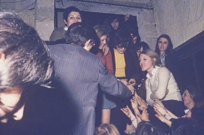 JEAN FRANCOIS MICHAEL ( Adieu-jolie Candy ) le  15 f�vrier 1970  en concert sur la sc�ne du Cam�l�on