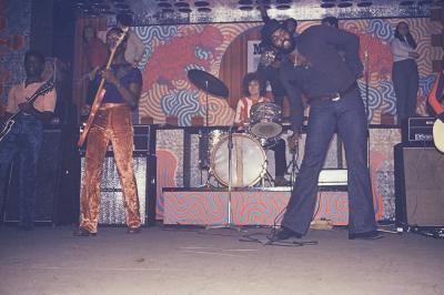 THE RAY KING SOUL BAND EN CONCERT  sur la sc�ne du Cam�l�on , 1968  - 1974 .