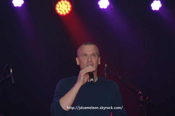 Pr�paration de la salle pour le Concert Hommage Erick Bamy, salle Draux � Vieux Cond� le 24 Octobre 2015 dans l'apr�s midi, merci � Claudio pour les photos