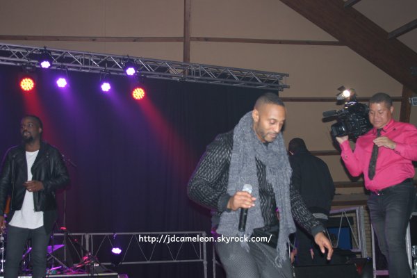 Préparation de la salle pour le Concert Hommage Erick Bamy et répétitions, salle Draux à Vieux Condé le 24 Octobre 2015 dans l'après midi.