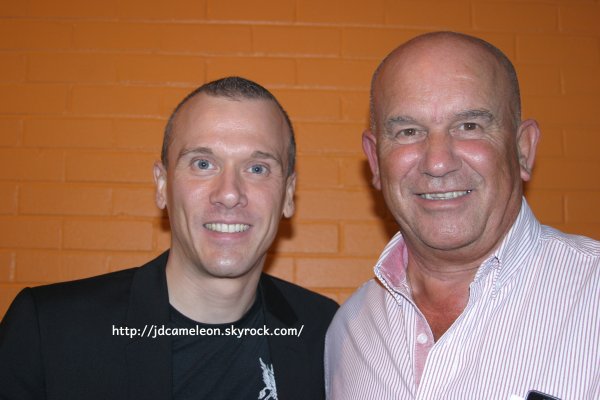 Samedi 24 octobre 2015 , concert hommage � Erick Bamy , ambiance dans la salle Maxime Draux pour le Public et photo des artistes avec leurs fans