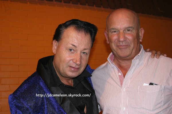 Samedi 24 octobre 2015 , concert hommage � Erick Bamy , ambiance dans la salle Maxime Draux pour le Public et photo des artistes avec leurs fans