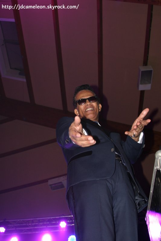 Artistes en photos avec leurs fans ou sur scène! Salle Maxime Draux pour le concert hommage Erick Bamy du samedi 24 octobre 2015