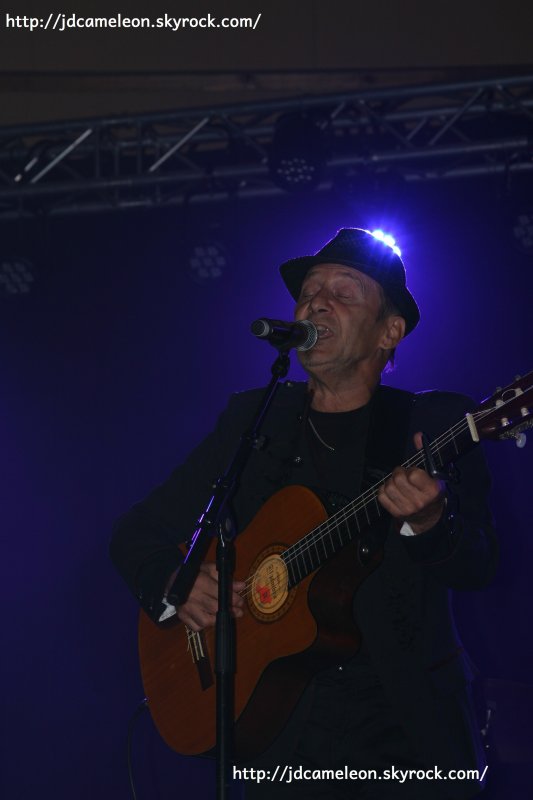 Artistes en photos avec leurs fans ou sur scène! Salle Maxime Draux pour le concert hommage Erick Bamy du samedi 24 octobre 2015