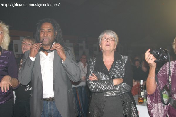 Le public de la Salle Maxime Draux pendant le show de Ted Sanders (Les Vagabonds) , concert à Vieux - Condé du samedi 24 Octobre 2015, en hommage à Erick Bamy