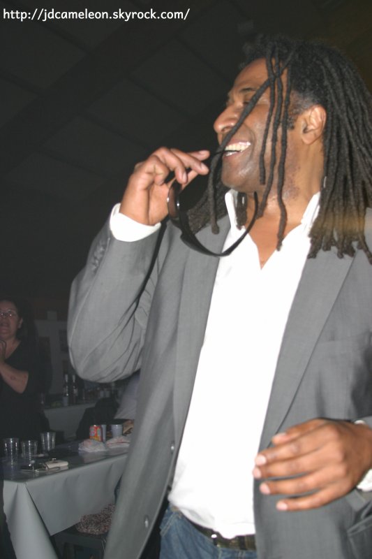 Le public de la Salle Maxime Draux pendant le show de Ted Sanders (Les Vagabonds) , concert à Vieux - Condé du samedi 24 Octobre 2015, en hommage à Erick Bamy